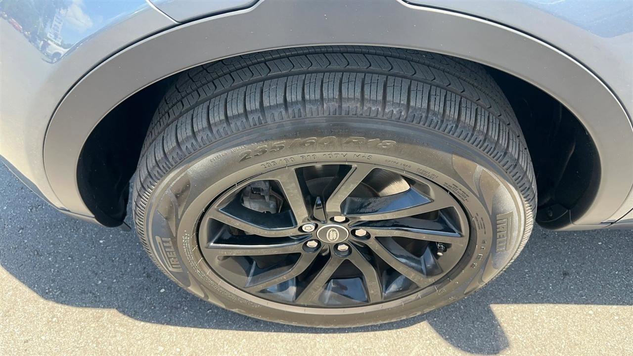 Used 2018 Land Rover Discovery Sport HSE AWD/4WD image 14