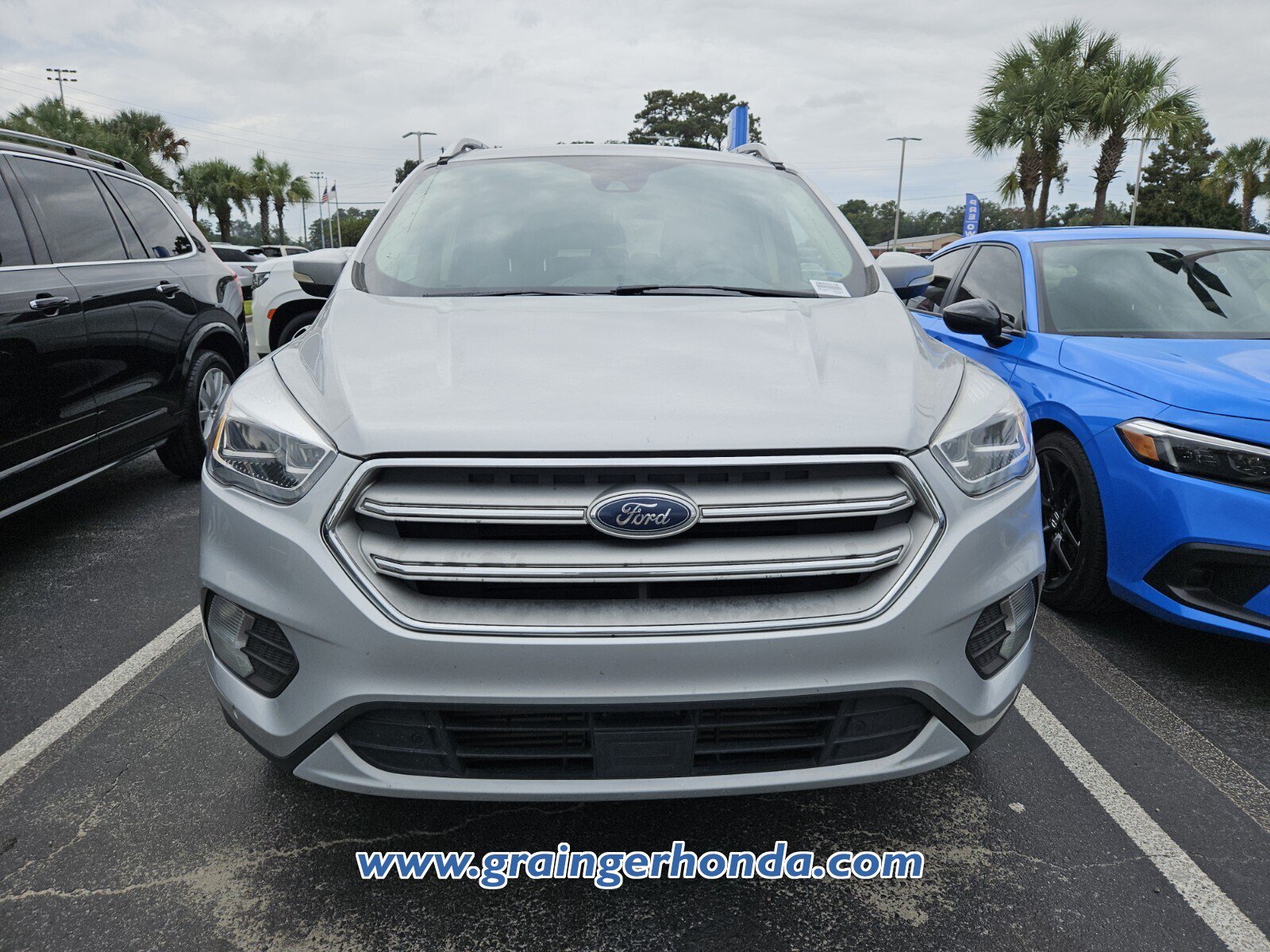 Used 2018 Ford Escape Titanium w/ Ford Safe & Smart Package AWD/4WD image 3