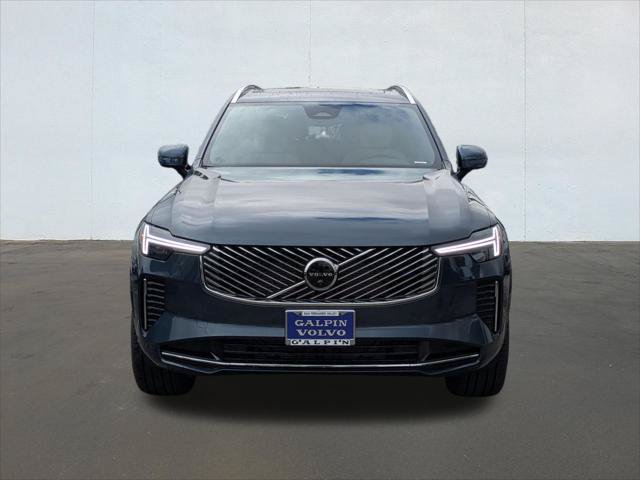 New 2026 Volvo XC90 B6 Plus w/ Protection Package Premier AWD/4WD image 4