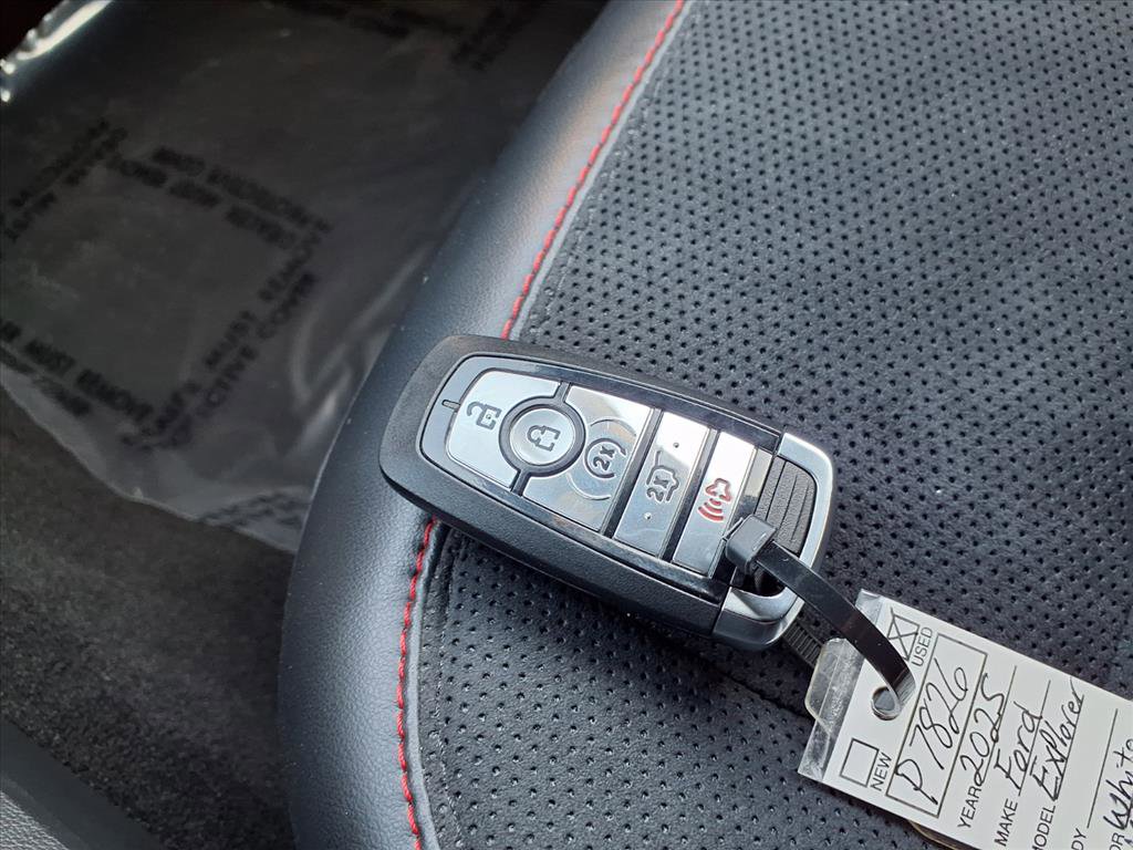 Used 2025 Ford Explorer ST image 15