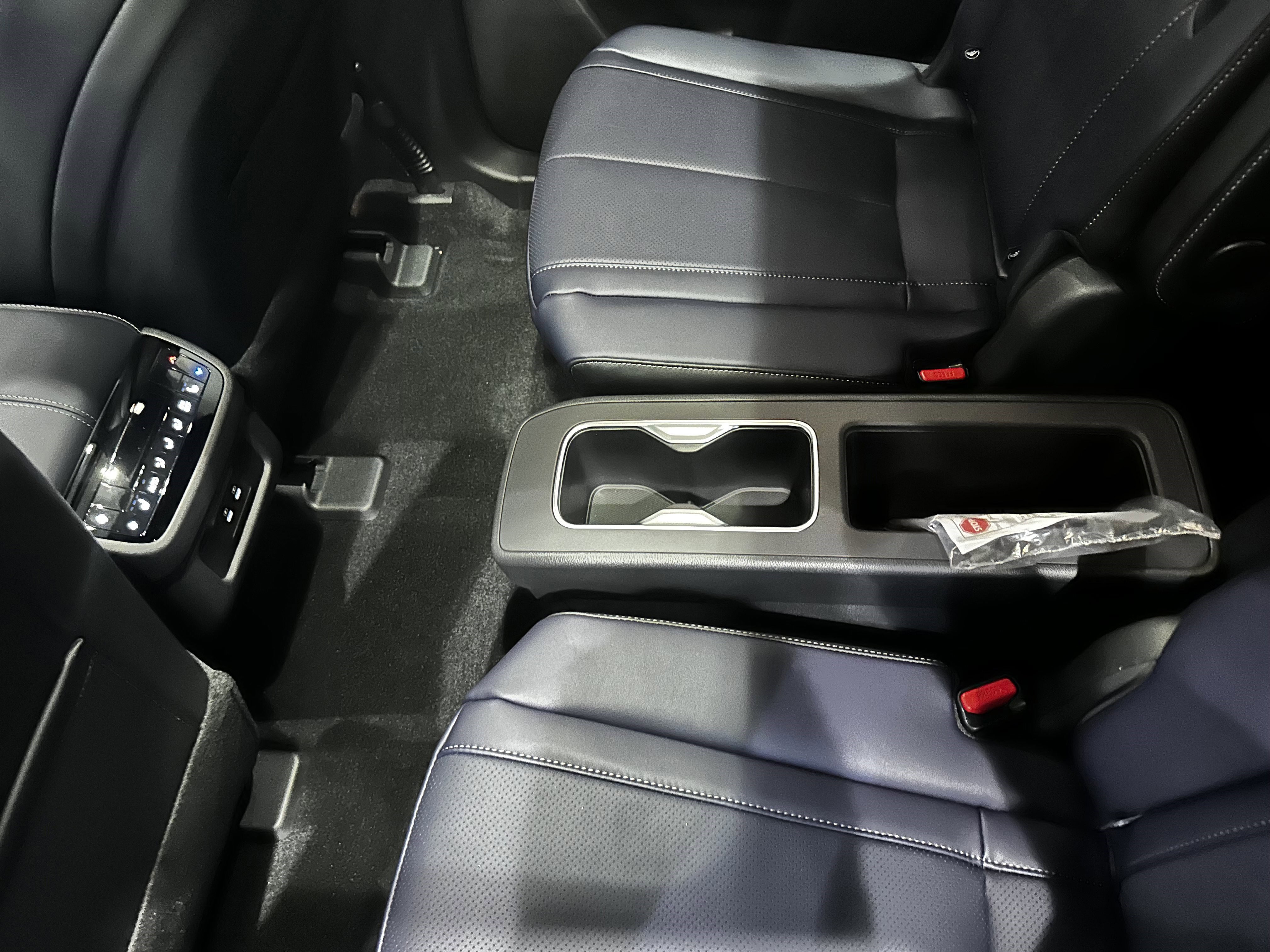 New 2026 INFINITI QX60 Sport image 8