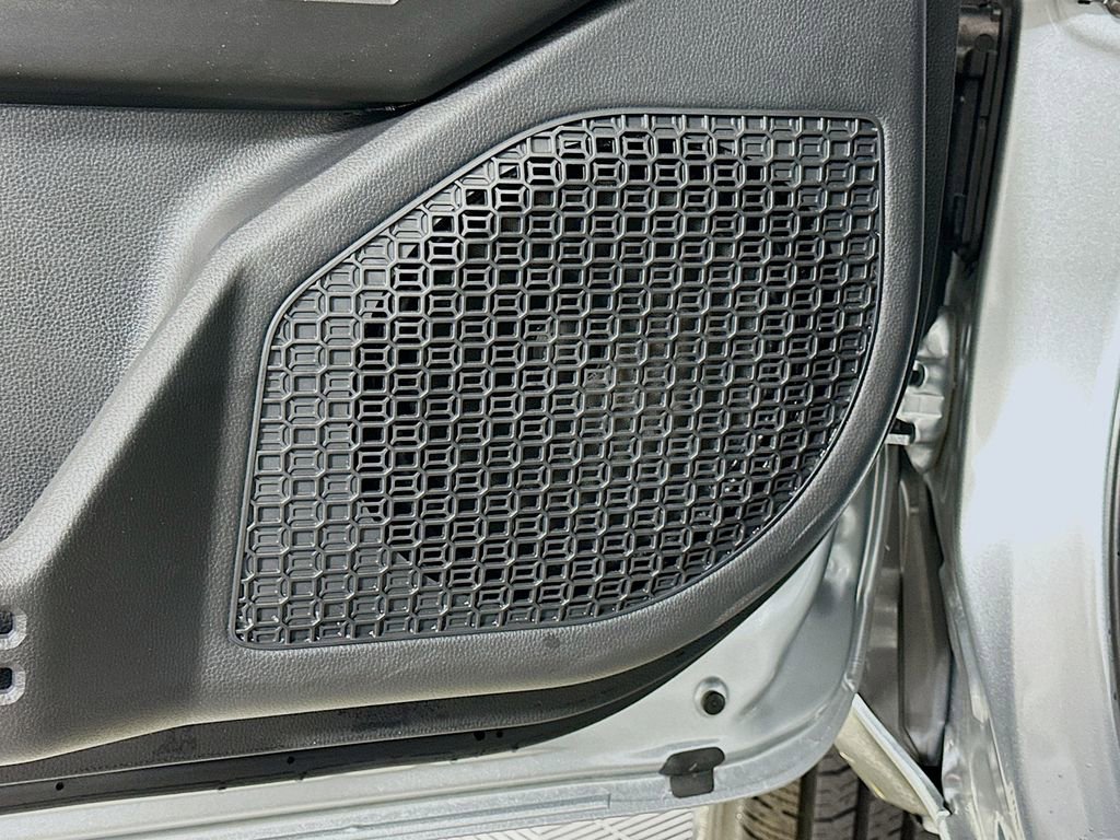 Certified 2025 Toyota Tacoma SR5 image 18