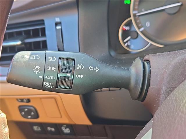 Used 2017 Lexus ES 350 w/ Ultra Luxury Package FWD image 15