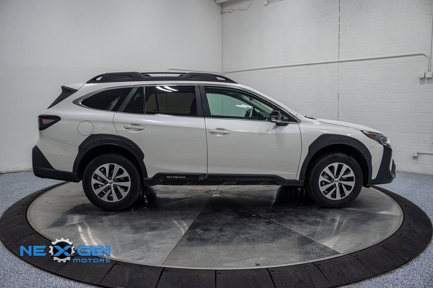 Used 2024 Subaru Outback Premium image 8