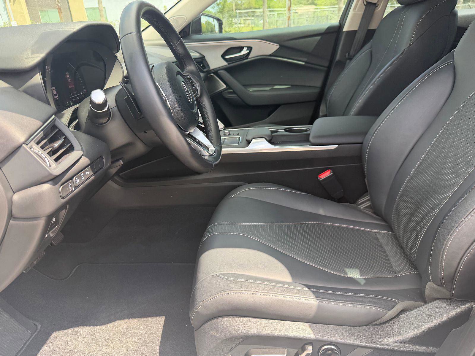 Certified 2025 Acura TLX w/ Technology Package image 5