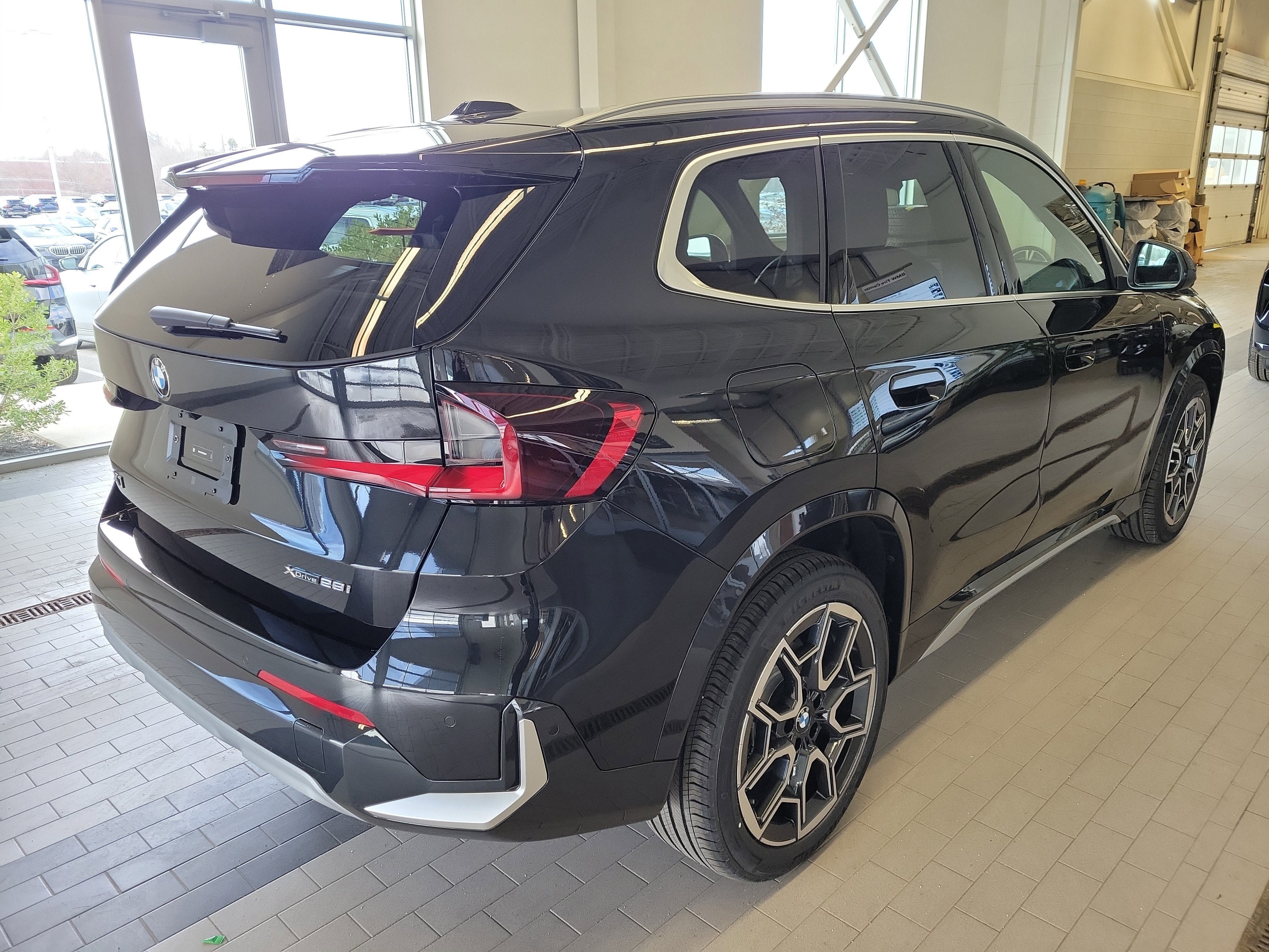 New 2026 BMW X1 xDrive28i w/ Technology Package AWD/4WD image 7