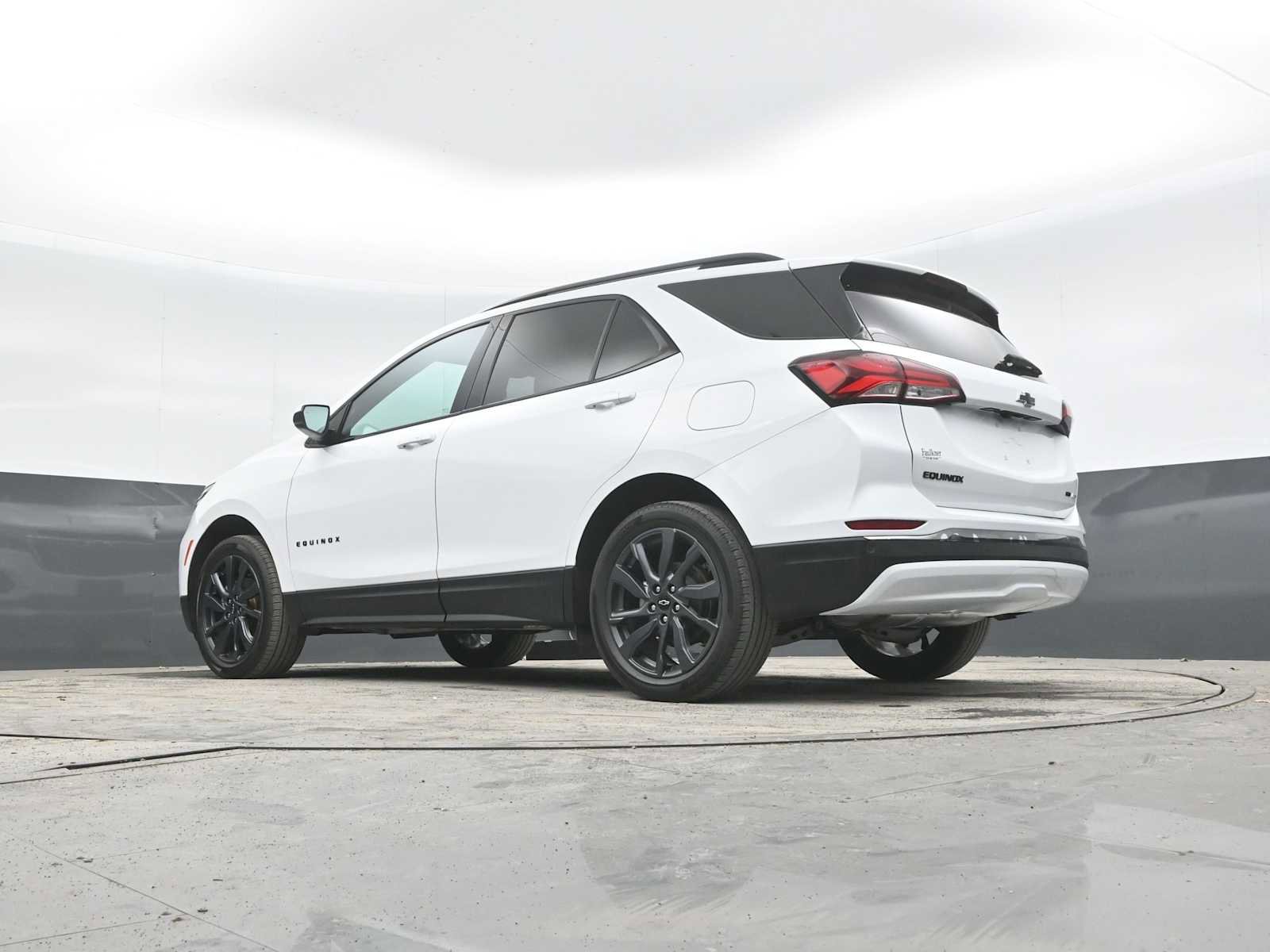 Used 2022 Chevrolet Equinox RS AWD/4WD image 37