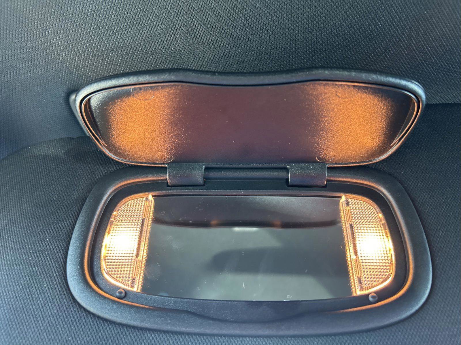 New 2026 Chrysler Voyager LX image 26