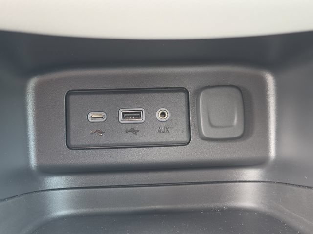 Used 2023 Chevrolet Equinox LS w/ LS Convenience Package FWD image 24
