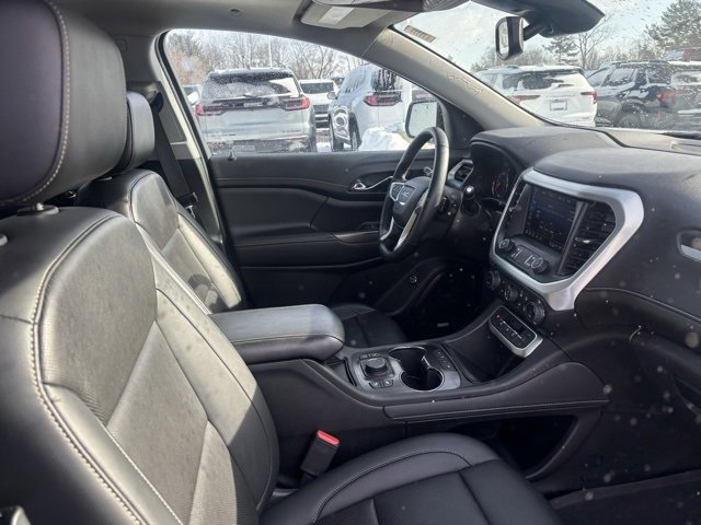 Used 2023 GMC Acadia SLT w/ Technology Package image 15