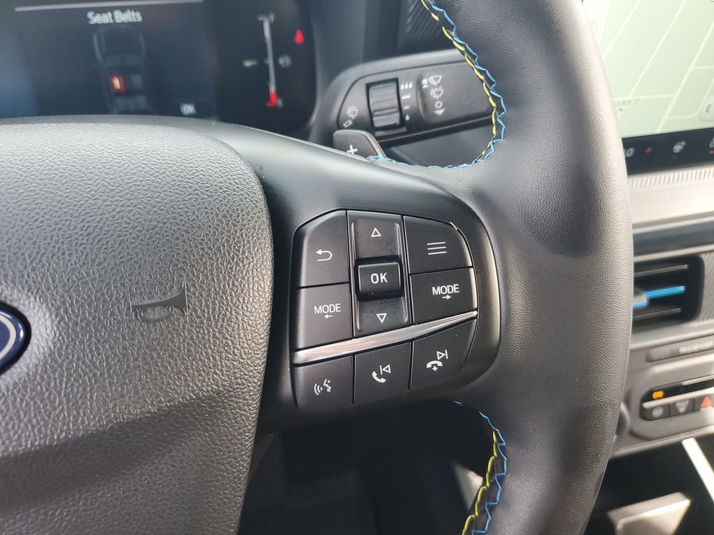 Used 2025 Ford Maverick Lobo image 37