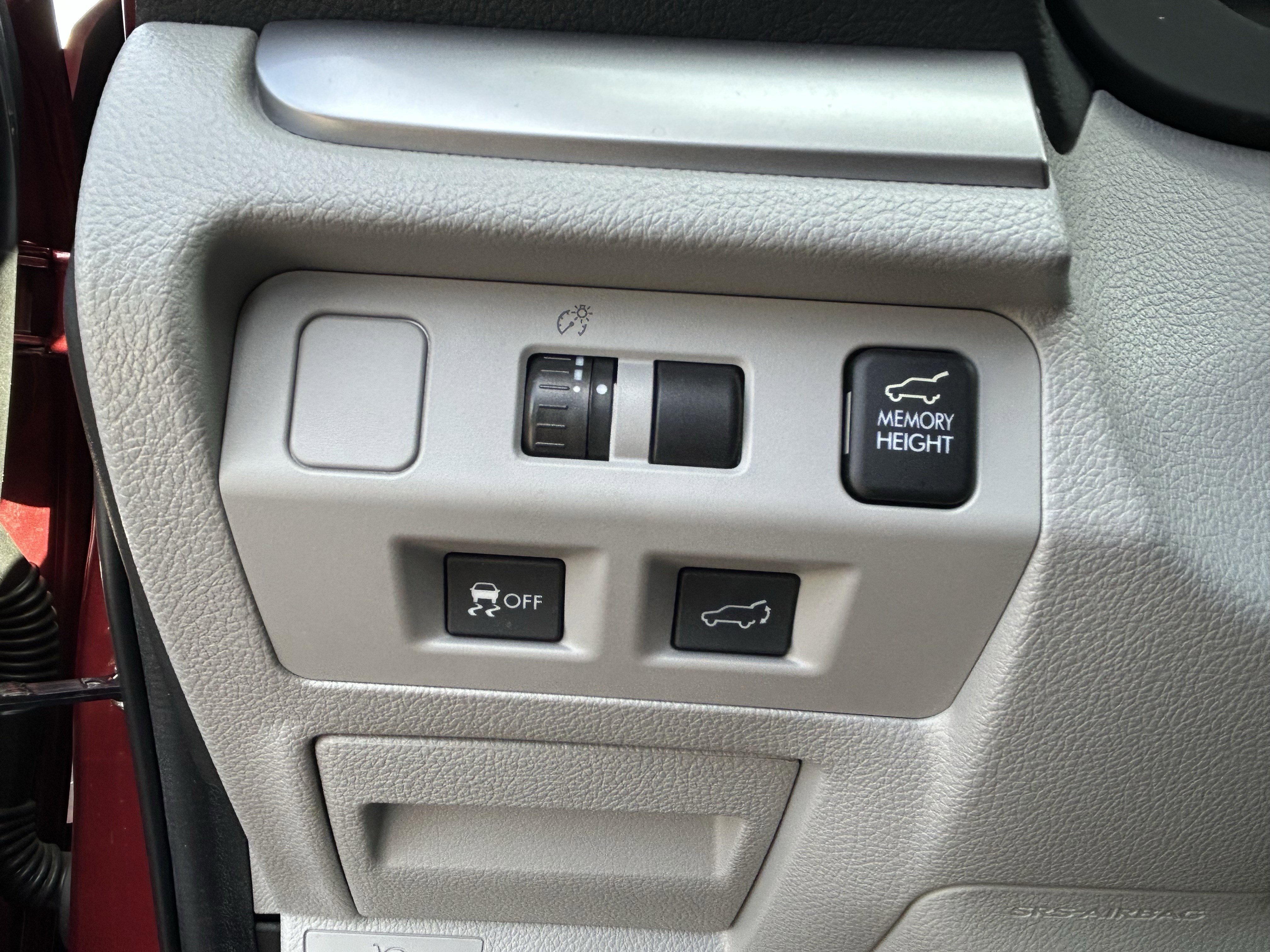 Used 2015 Subaru Forester 2.5i Touring w/ Eyesight & Navigation System AWD/4WD image 19