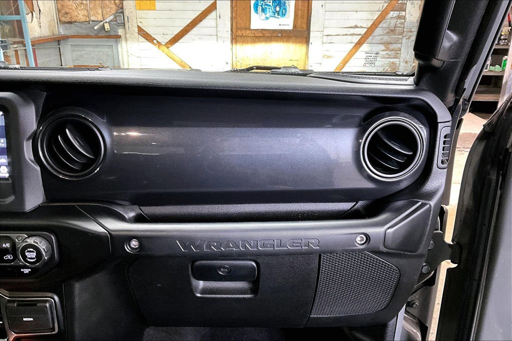 Used 2021 Jeep Wrangler Unlimited Sport AWD/4WD image 15