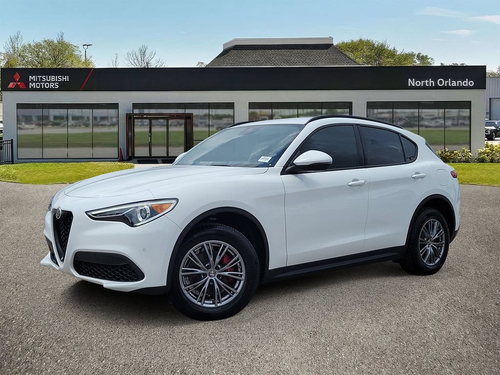 Used 2022 Alfa Romeo Stelvio Sprint RWD image 1