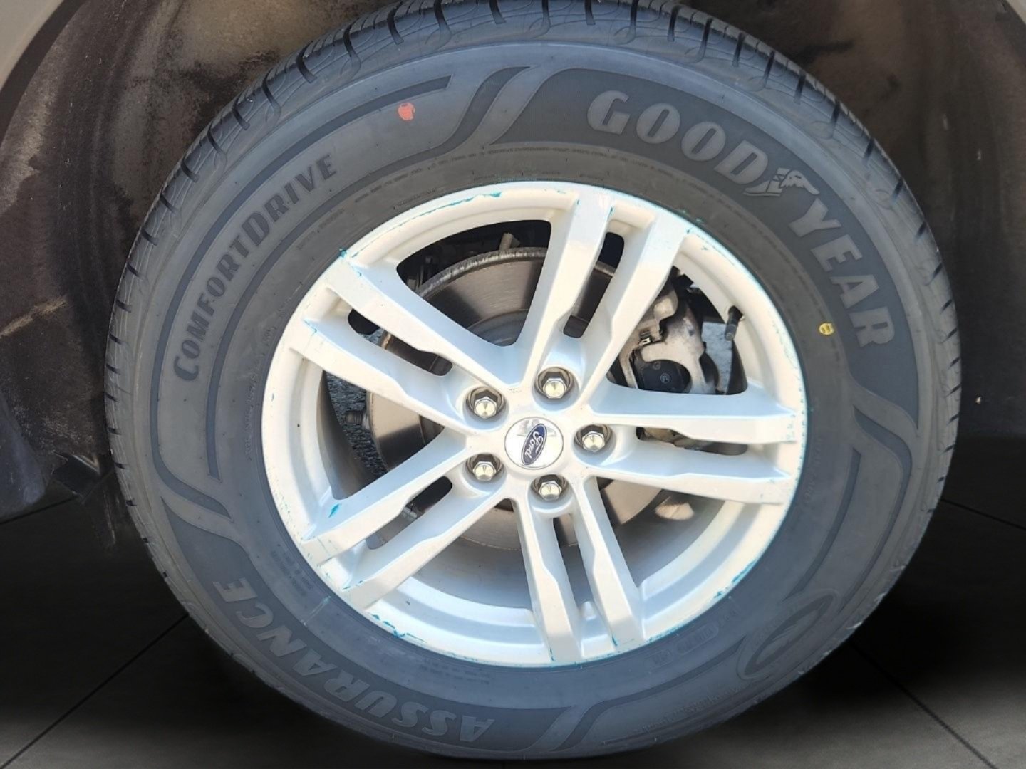 Used 2024 Ford Explorer XLT w/ Equipment Group 202A AWD/4WD image 13