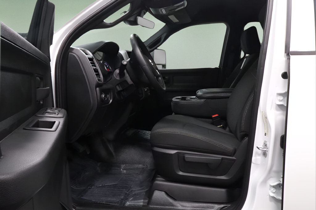 New 2026 RAM 3500 Tradesman AWD/4WD image 7