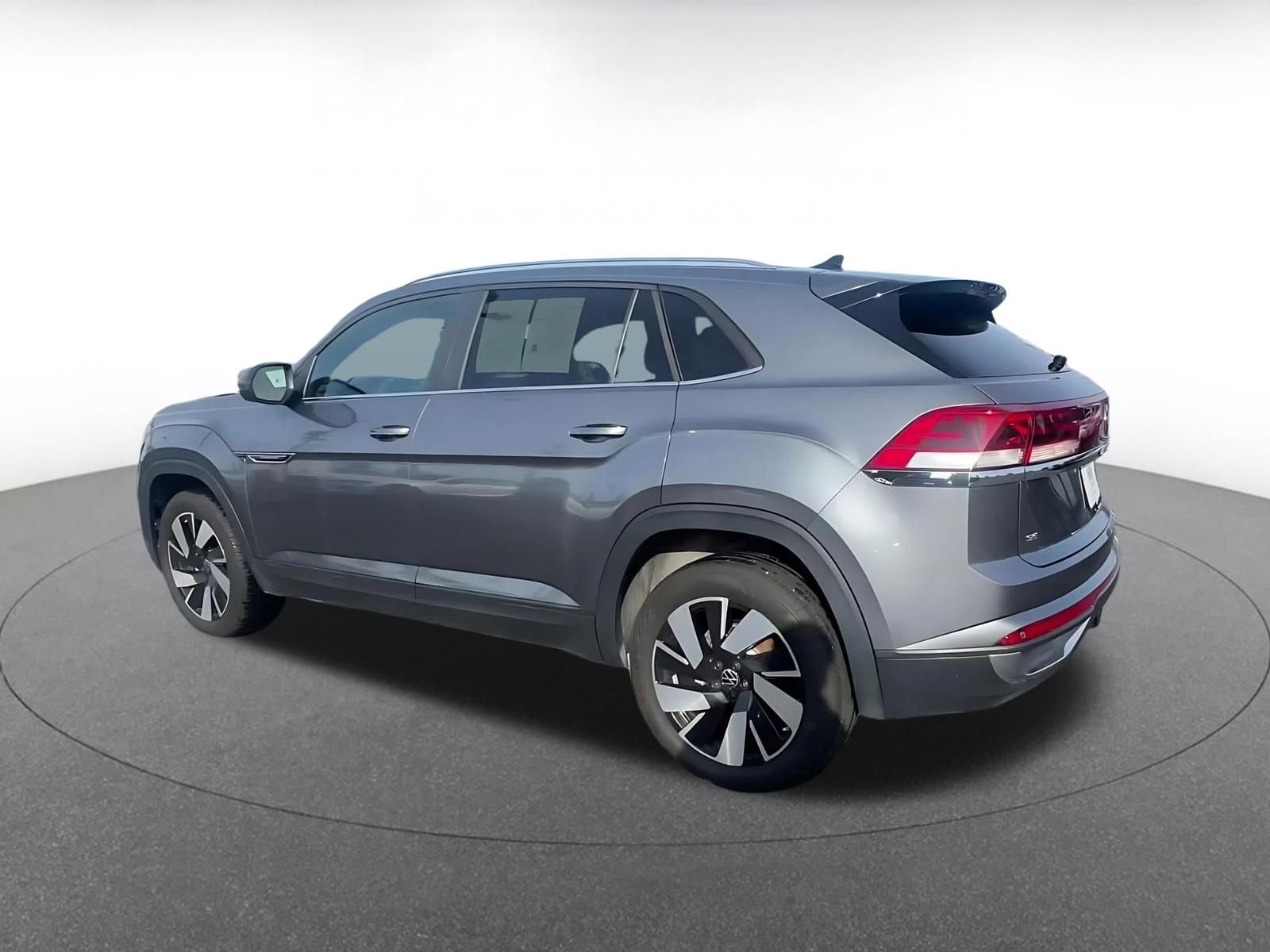 Used 2025 Volkswagen Atlas Cross Sport SE image 10