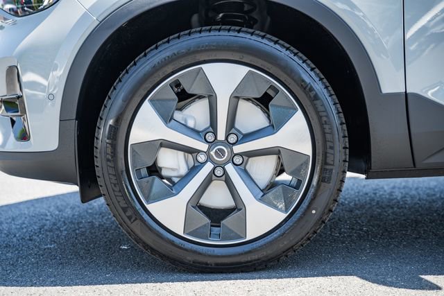 New 2026 Volvo XC40 B5 Plus w/ Protection Package Premier AWD/4WD image 18