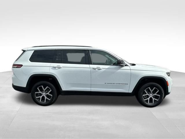 Used 2025 Jeep Grand Cherokee L Limited image 8
