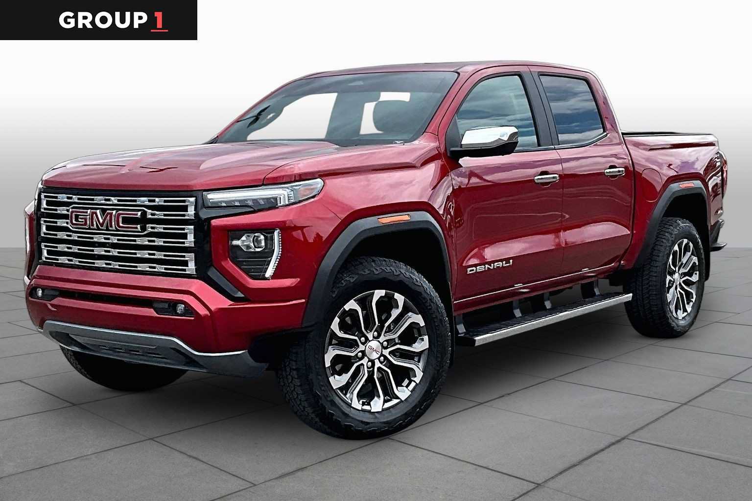 Used 2025 GMC Canyon Denali AWD/4WD image 1