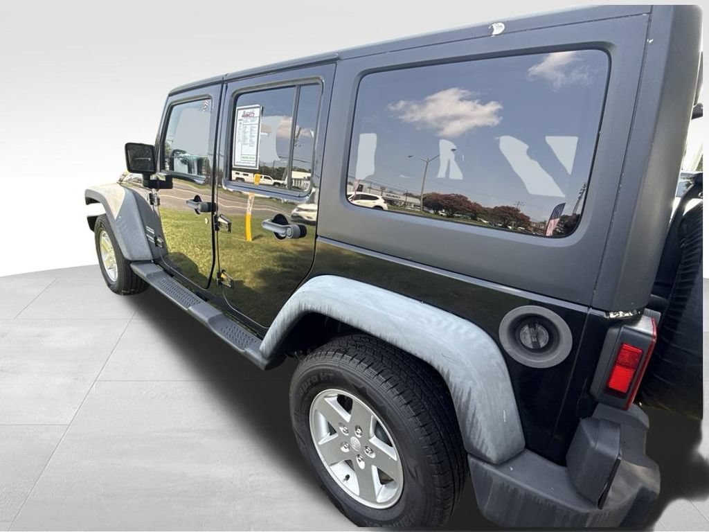 Used 2012 Jeep Wrangler Unlimited Sport AWD/4WD image 3