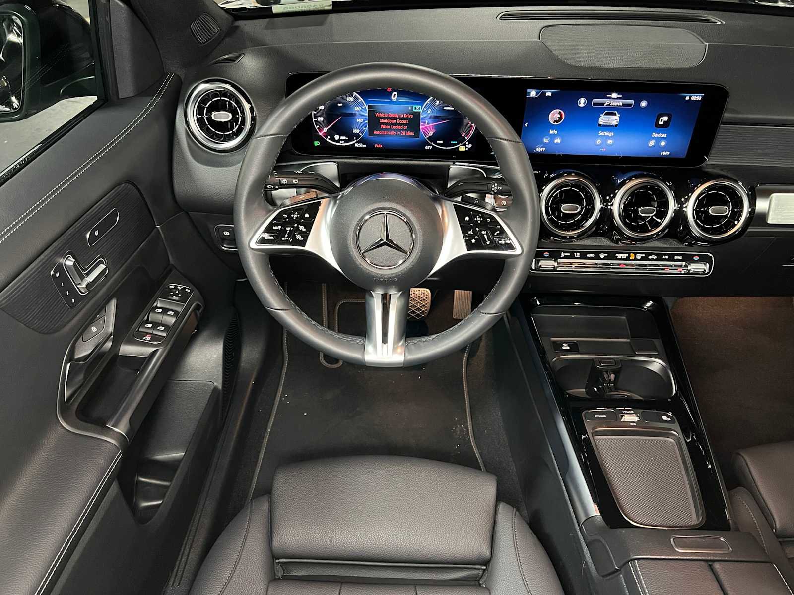 Used 2026 Mercedes-Benz GLB 250 4MATIC image 44