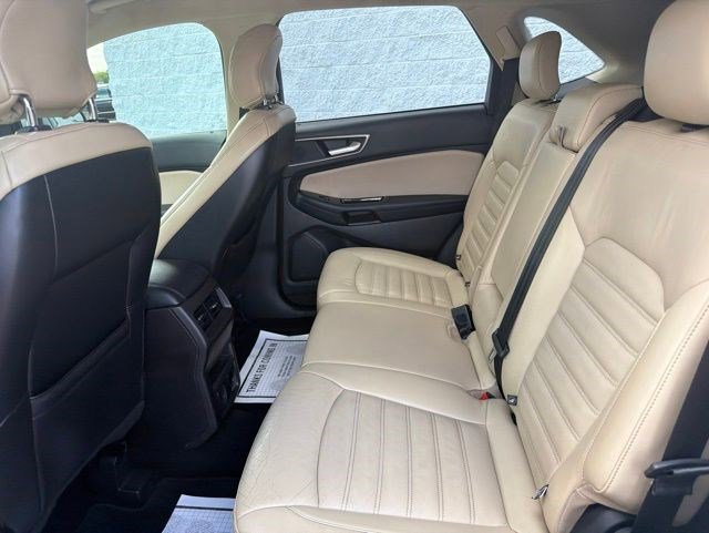 Used 2018 Ford Edge SEL w/ Equipment Group 201A FWD image 14