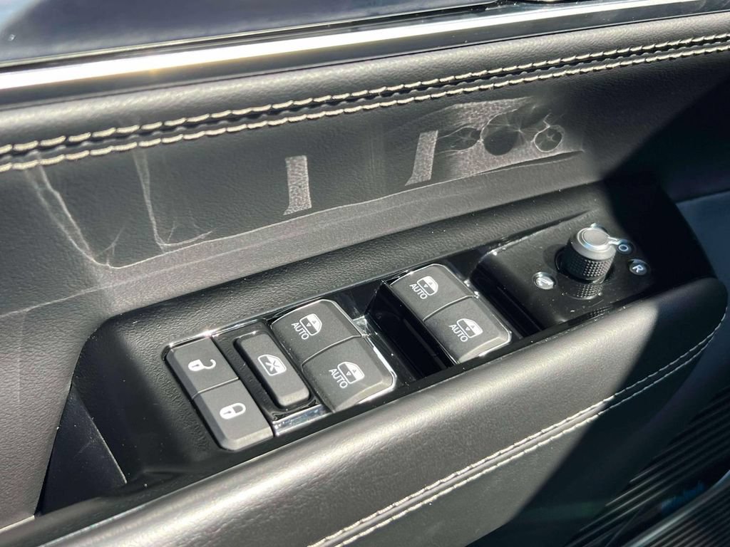 Used 2022 Jeep Grand Wagoneer Series II AWD/4WD image 17