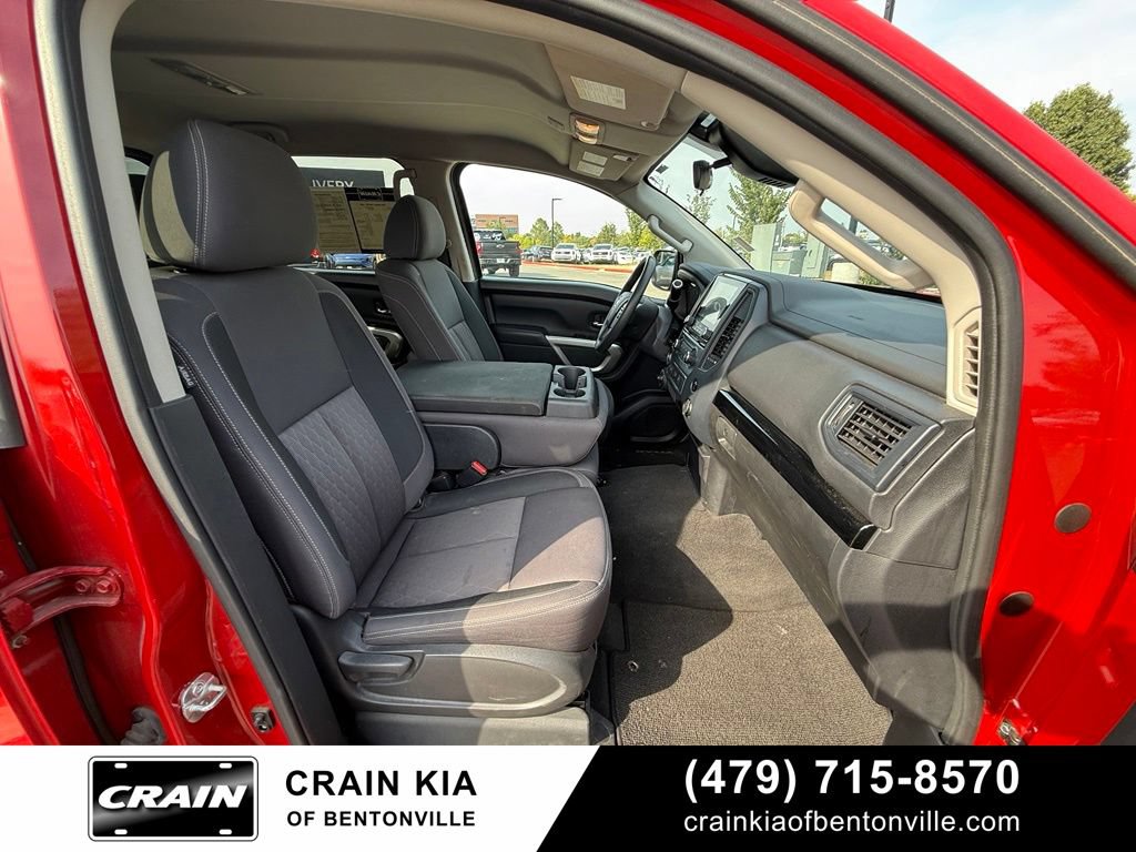 Used 2022 Nissan Titan SV AWD/4WD image 29