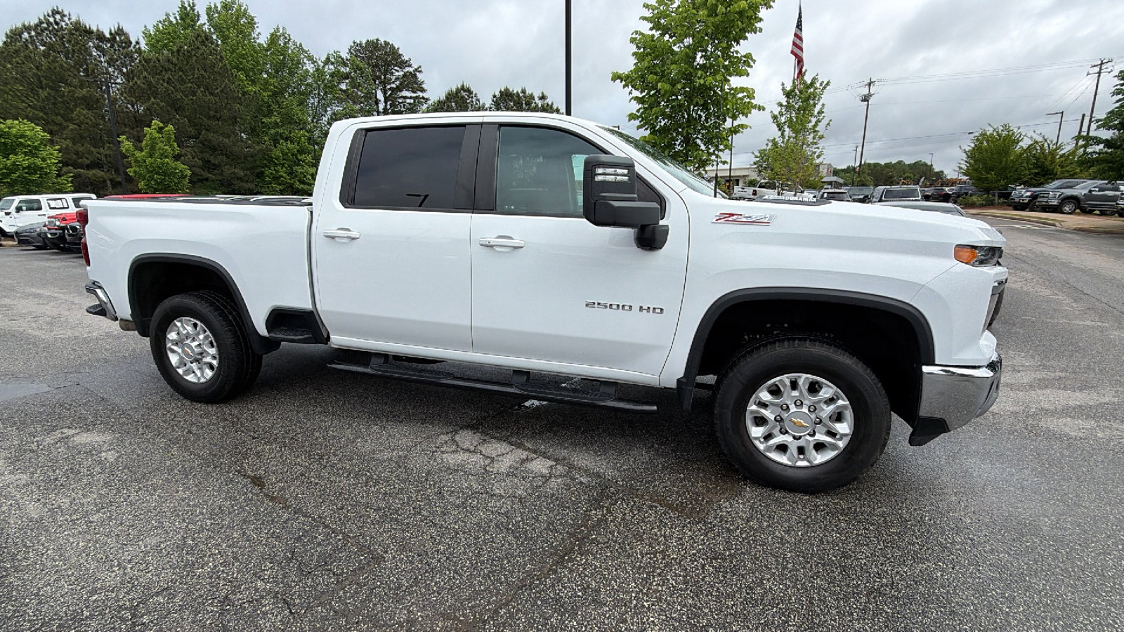 Used 2024 Chevrolet Silverado 2500 LT AWD/4WD image 7