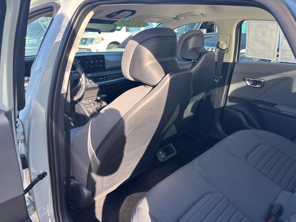 Used 2025 Kia K4 EX FWD image 18