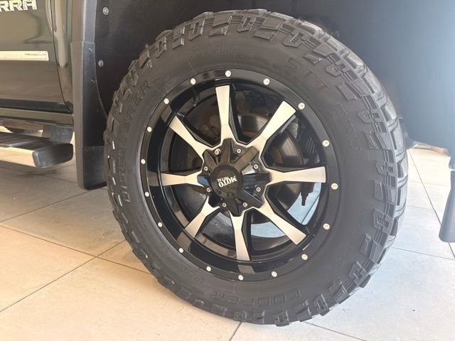 Used 2015 GMC Sierra 1500 SLT w/ SLT Crew Cab Value Package AWD/4WD image 4