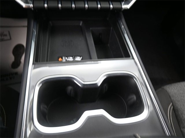 Used 2025 GMC Acadia Elevation image 11