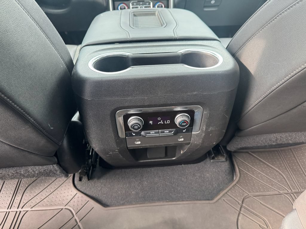 Used 2022 Chevrolet Tahoe LT w/ Luxury Package AWD/4WD image 16