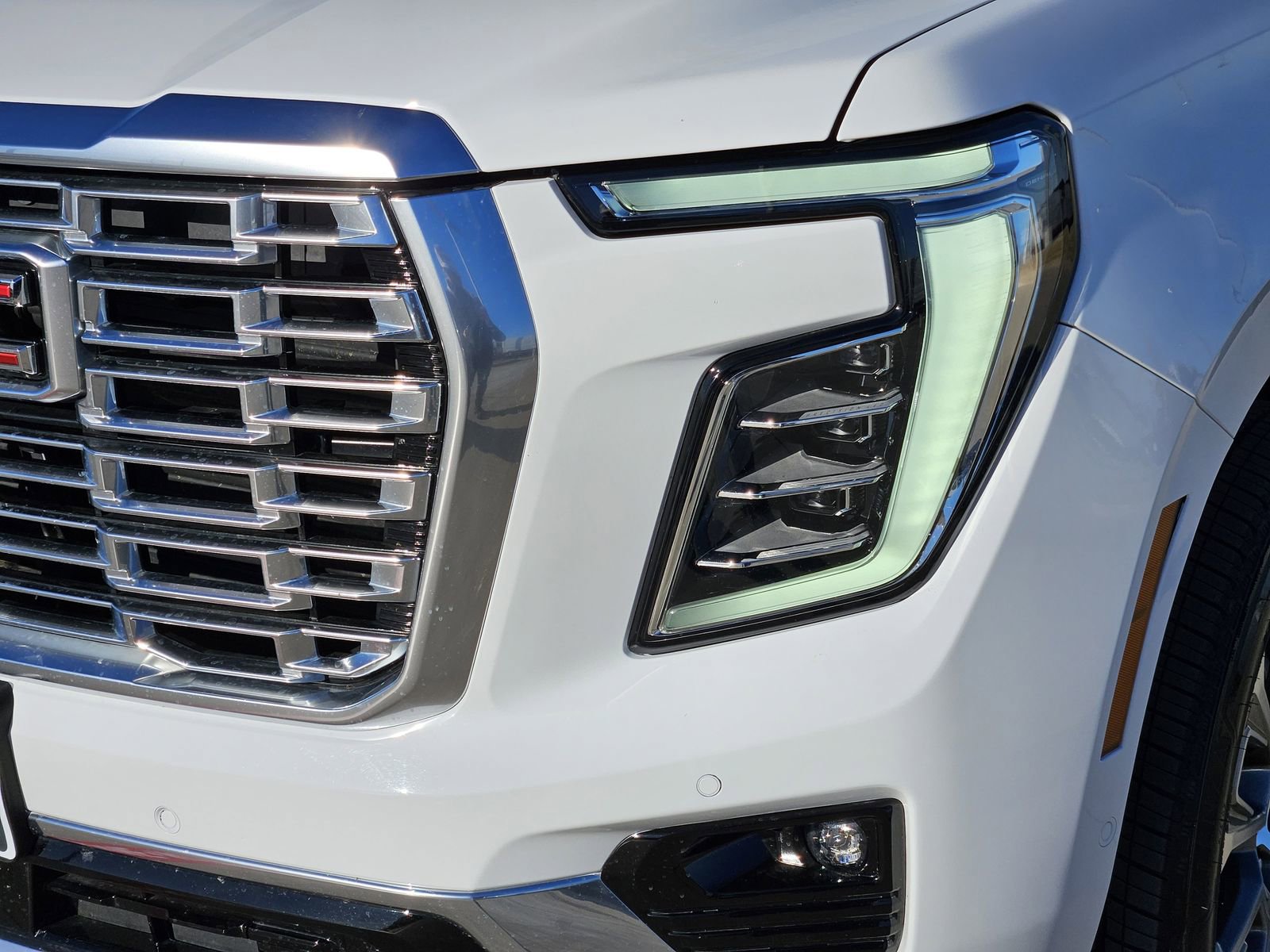 Used 2025 GMC Yukon XL Denali image 12