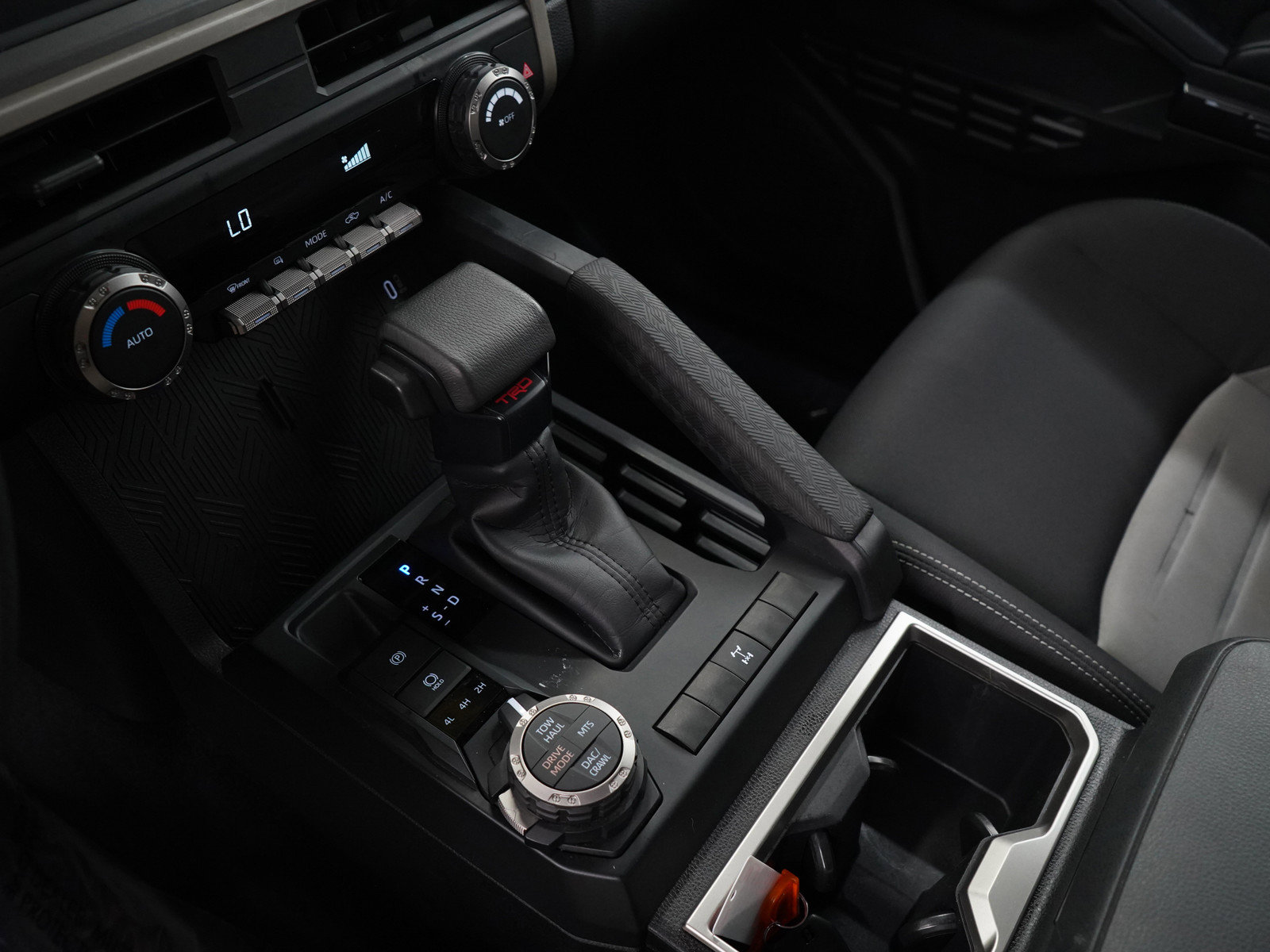 Used 2024 Toyota Tacoma TRD Off-Road image 28