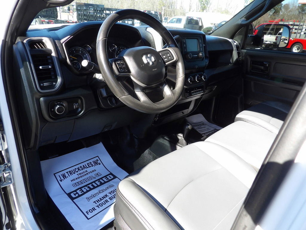 Used 2021 RAM 4500 Tradesman w/ Chrome Appearance Group image 16