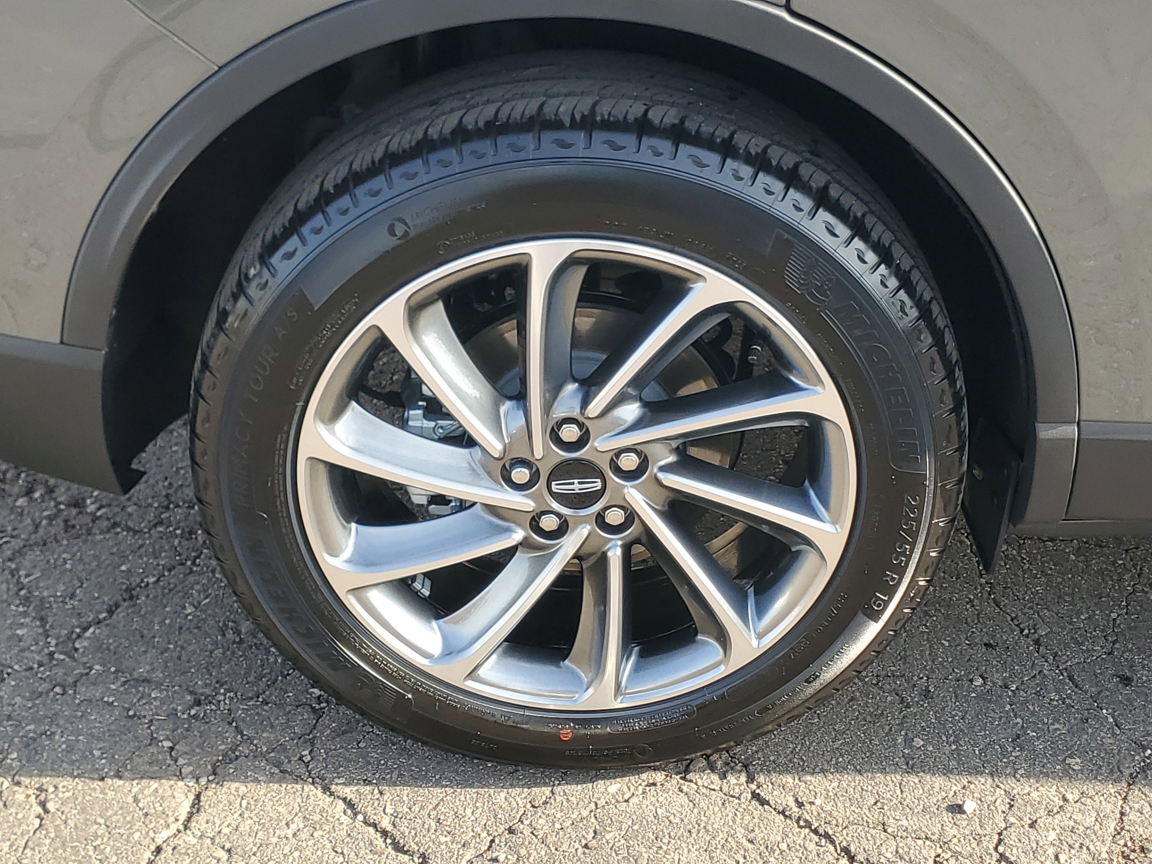 Certified 2025 Lincoln Corsair AWD w/ Equipment Group 101A image 7