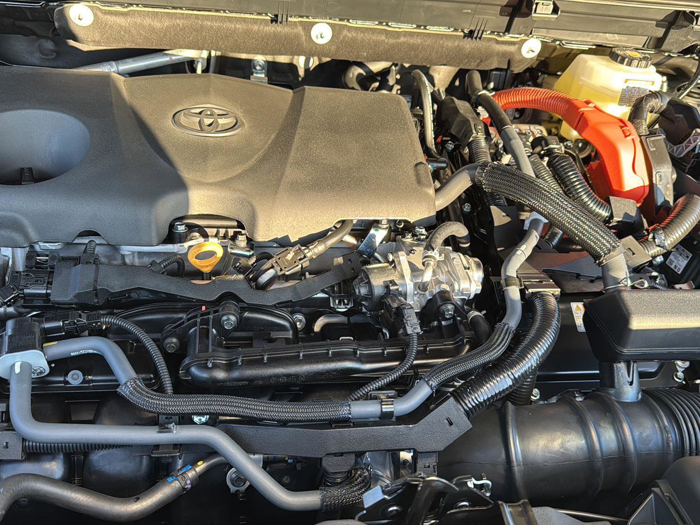 New 2025 Toyota RAV4 Limited image 31