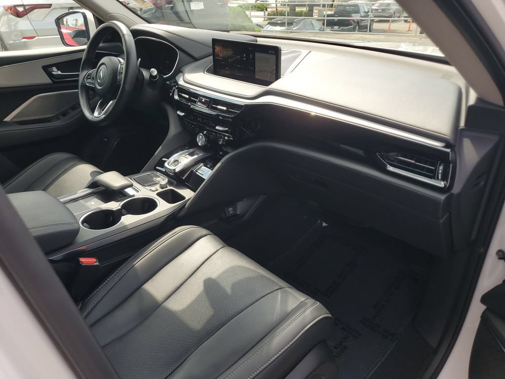 Certified 2024 Acura MDX w/ Technology Package FWD image 4