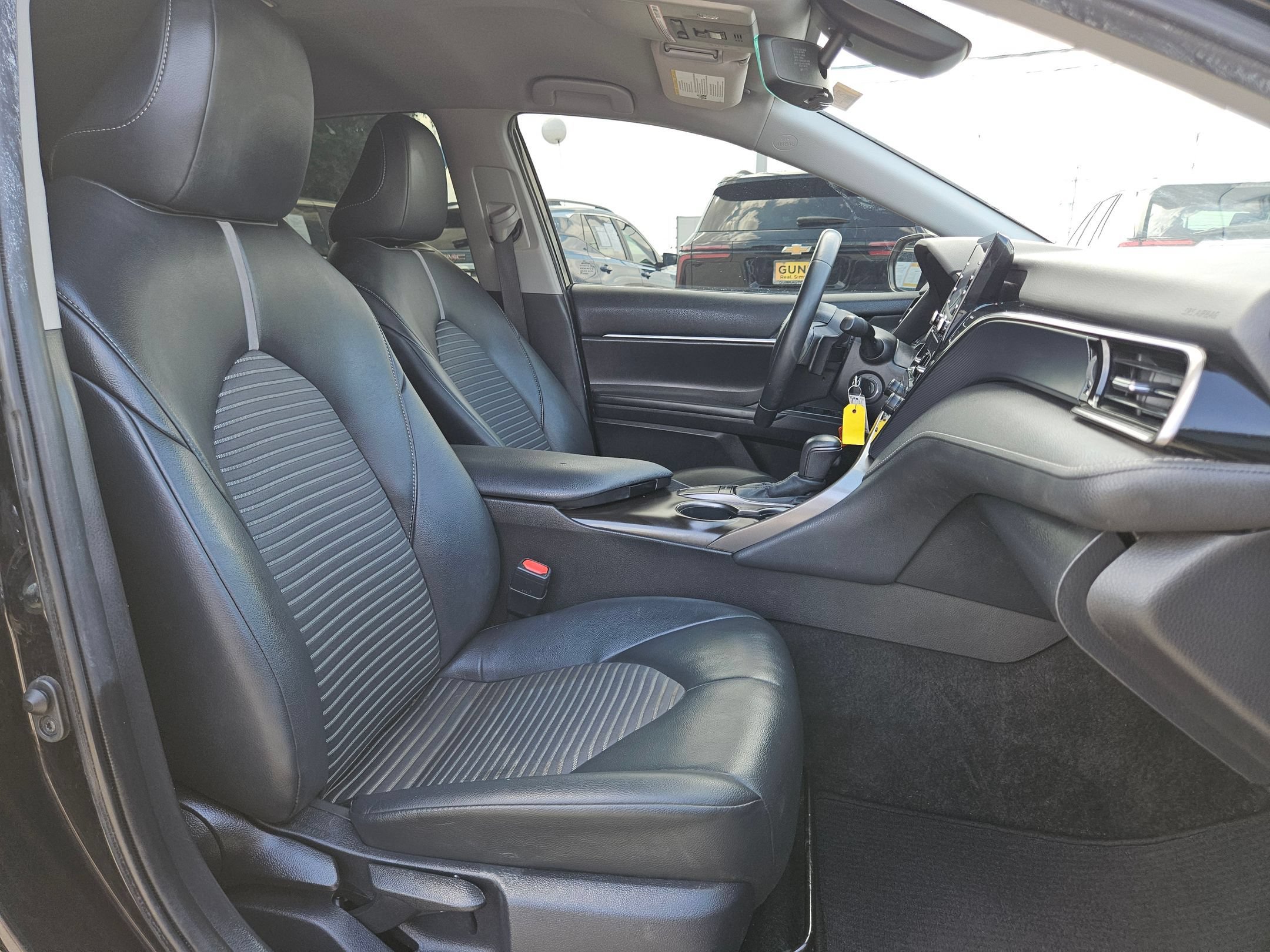 Used 2022 Toyota Camry SE FWD image 26