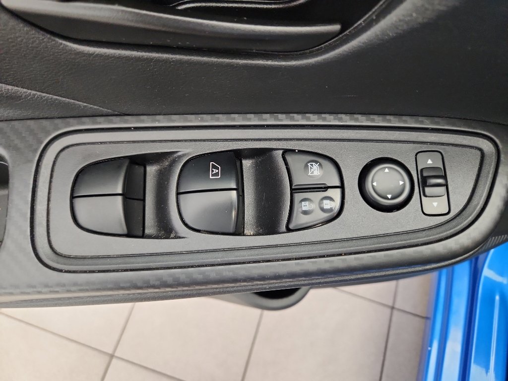 Used 2023 Nissan Versa S w/ Trunk Package image 9