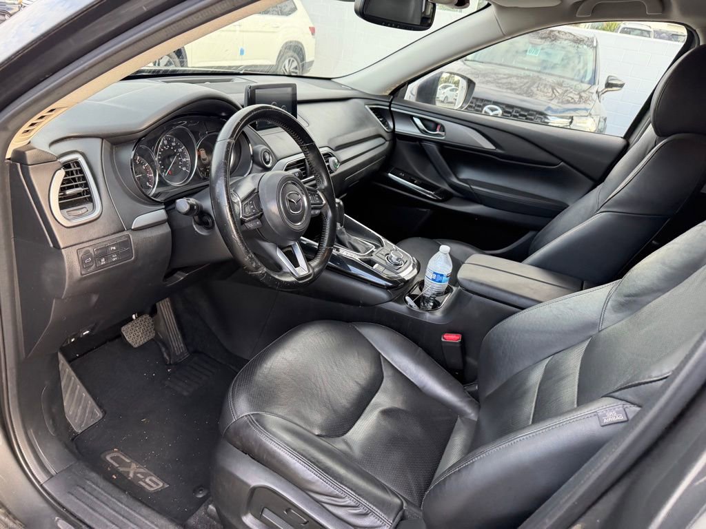 Used 2018 MAZDA CX-9 Touring w/ Touring Premium Package FWD image 4