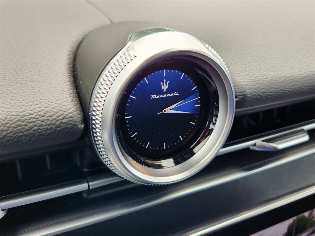 Used 2024 Maserati Grecale GT image 11