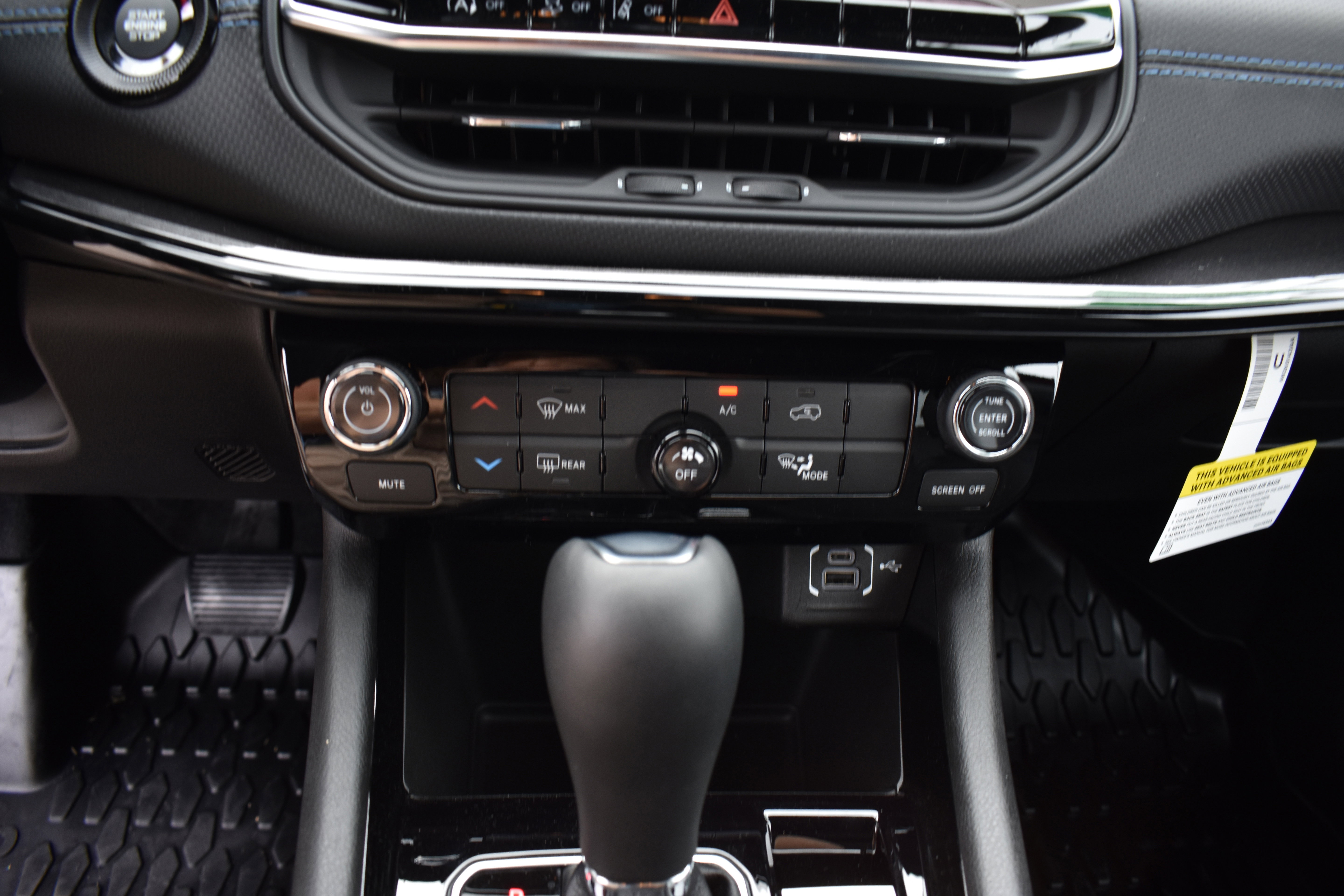 New 2025 Jeep Compass Latitude w/ Altitude Special Edition image 22