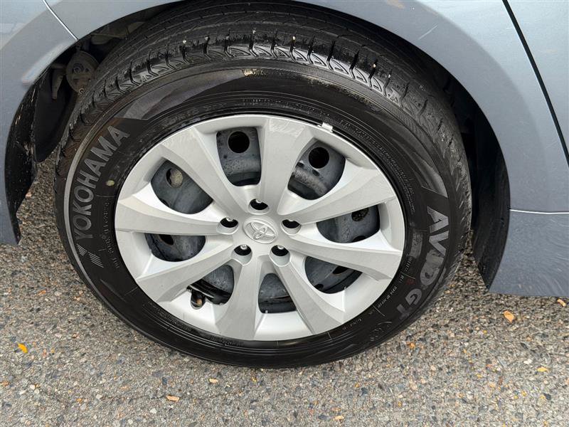 Used 2025 Toyota Corolla LE FWD image 18