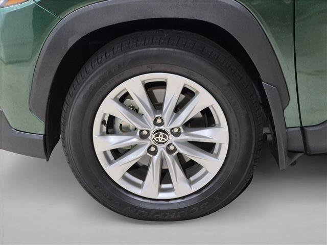 Used 2024 Toyota Corolla Cross LE FWD image 9