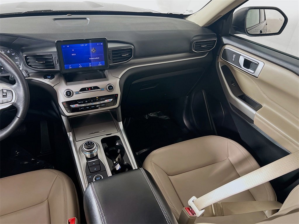 Used 2024 Ford Explorer XLT w/ Equipment Group 202A image 21