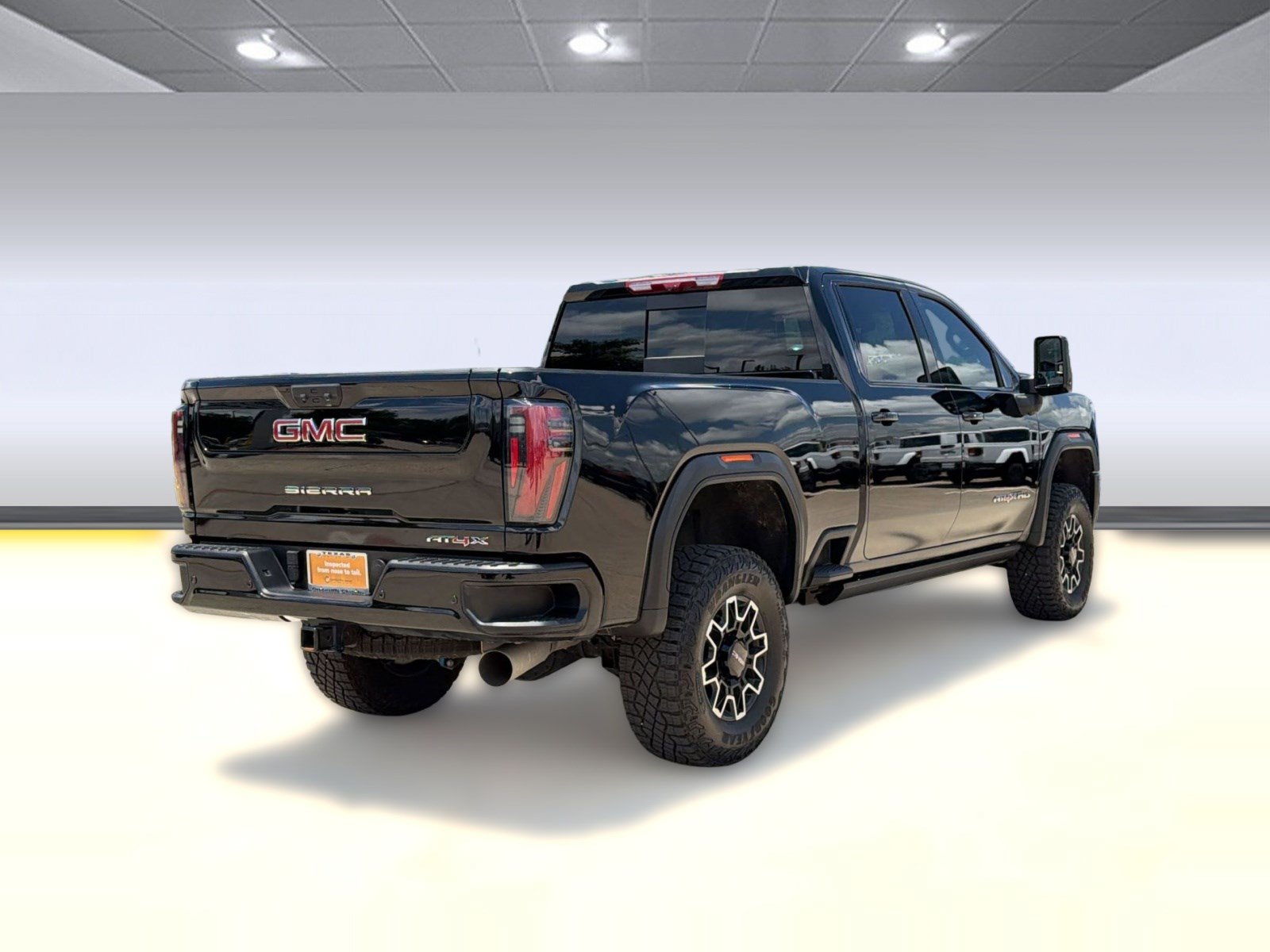 Used 2025 GMC Sierra 2500 AT4X AWD/4WD image 9