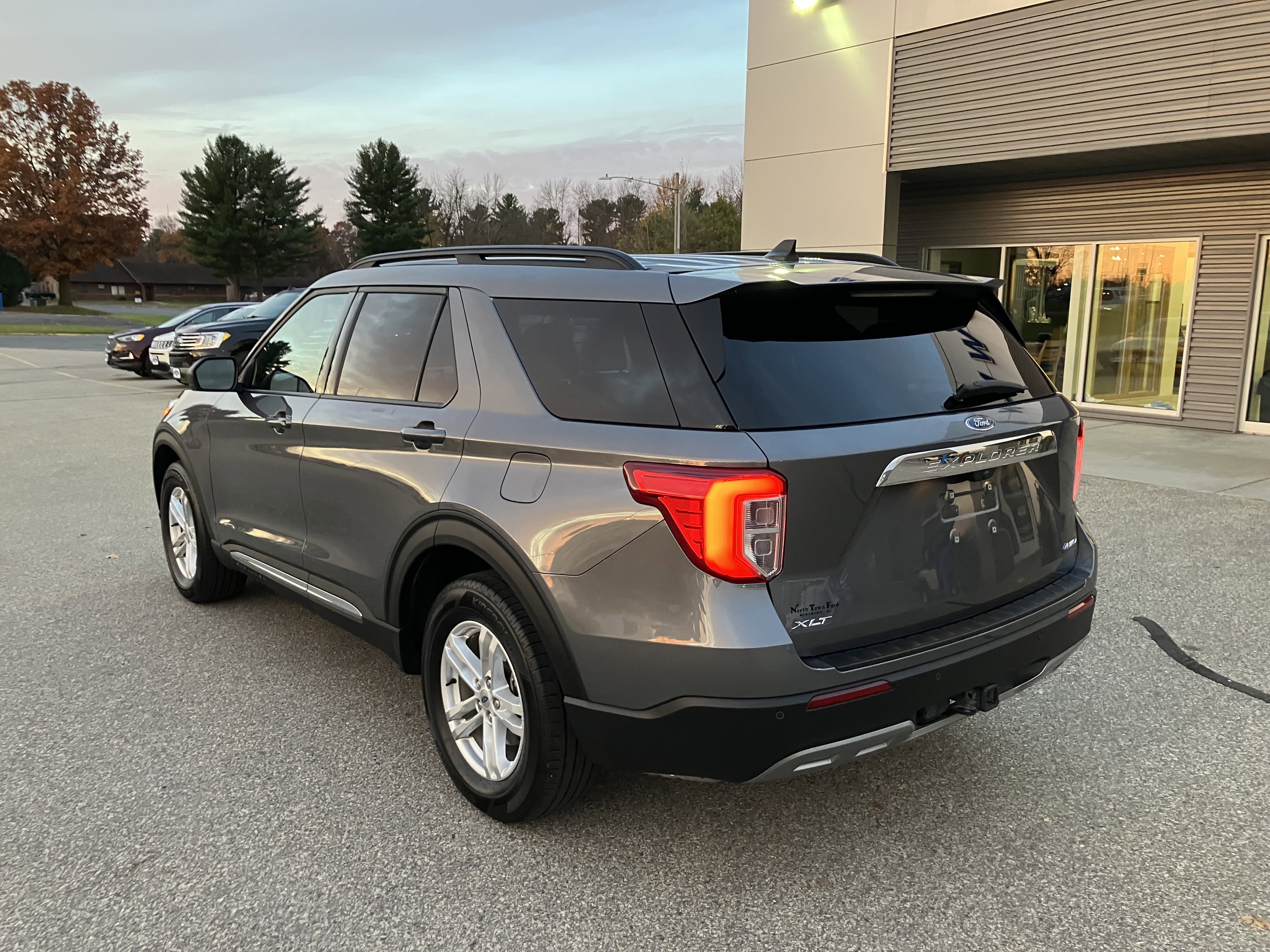 Used 2023 Ford Explorer XLT w/ Equipment Group 202A AWD/4WD image 8